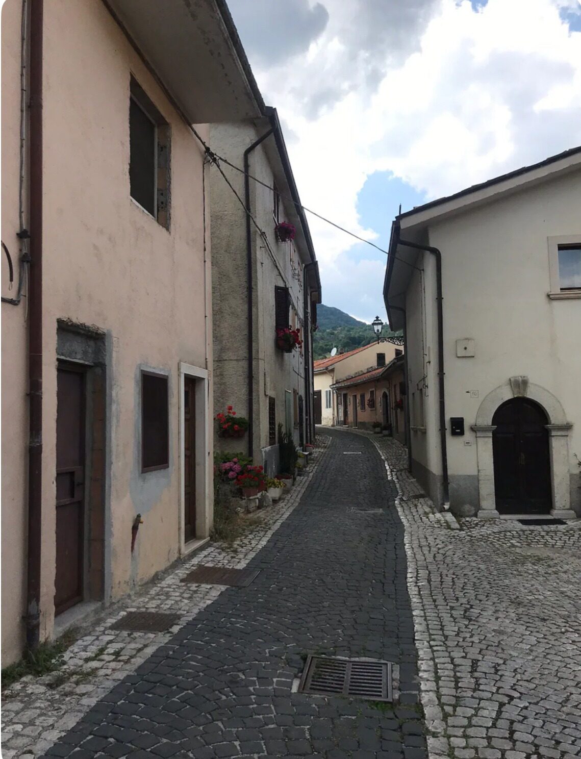 Vicolo del centro storico di Alfedena